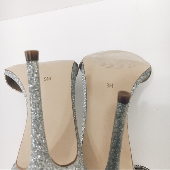 NEW Guess Women's Kahluy Silver Glittery Ankle Strap Heels Dress Sandals 9 - Picture 8 of 9